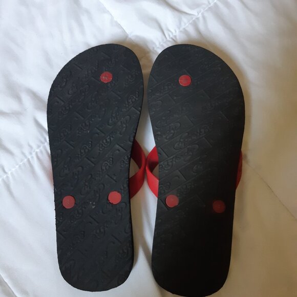 Ed Hardy flops - Picture 8 of 9